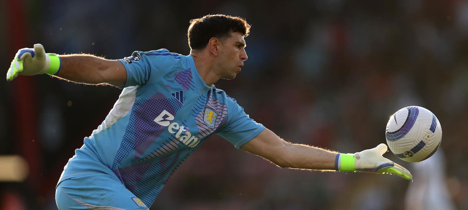 United proposes Emiliano Martinez as Aston villa exit looks certain – Manchester United News and Transfer News