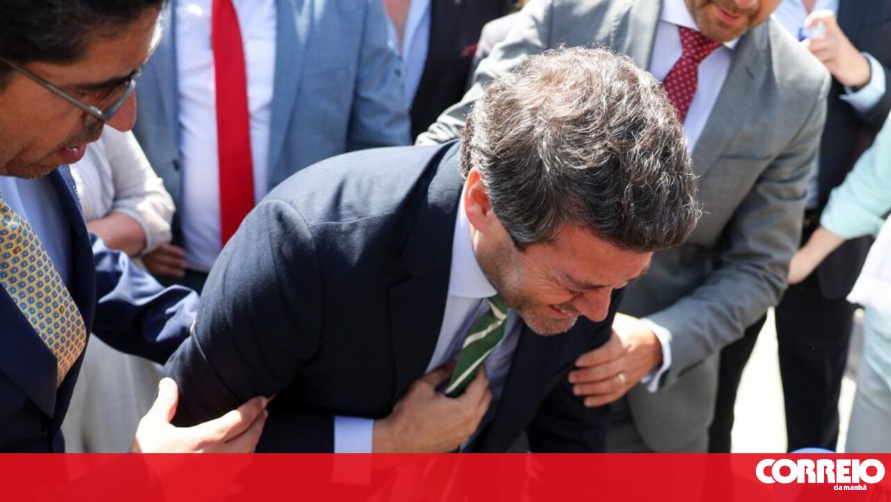 Ventura para “sob a artéria coronária” Tour no Hospital Setúbal – Política