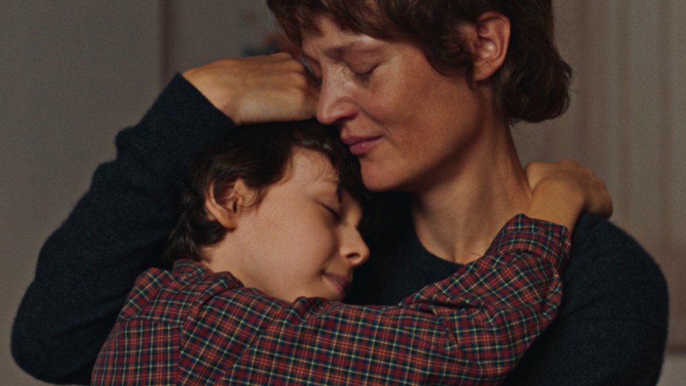 Vicky Krieps talks about queer Cannes movie drama “Love Me Tender”