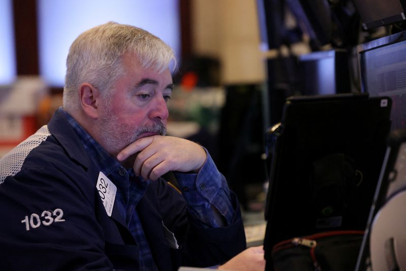 Wall Street swings when markets navigate through tariff uncertainty; Feeding focus