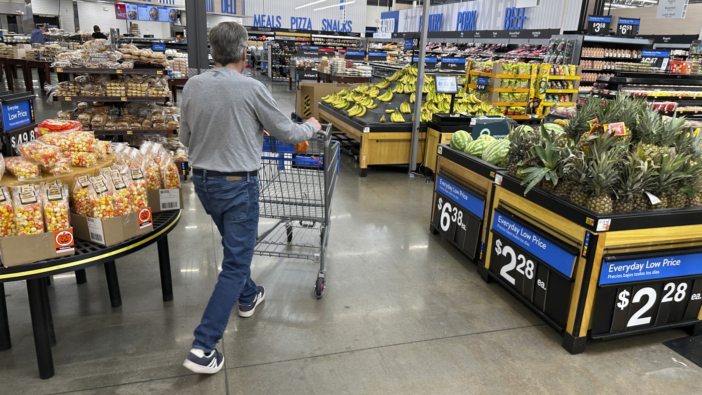 Walmart says the fastest tariffs this month are higher: NPR