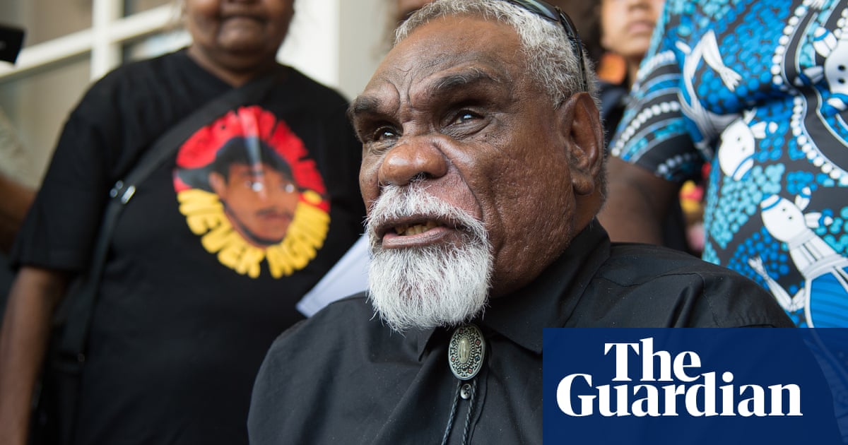 Warlpiri man's family died after being restricted by police in supermarket, demanding independent investigation | Death in custody