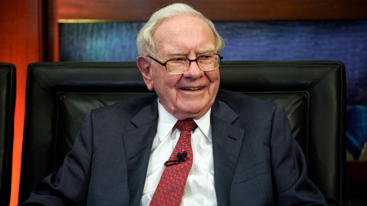 Warren Buffett just sold 2 copies and P 500 ETFs – Does this mean bad news for the stock market?