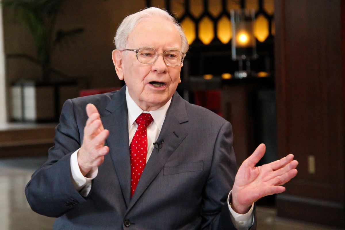 Warren Buffett plans to resign as CEO of Berkshire