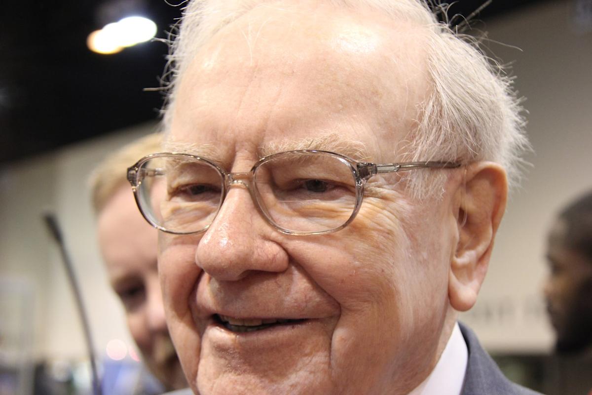 Warren Buffett remains optimistic about the United States. This is the top American company worth investing in.