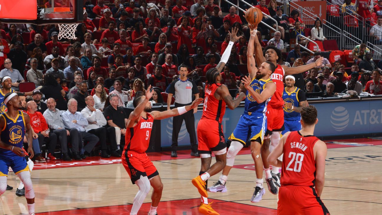 Warriors get angry when Rockets shoot Curry's injured thumb