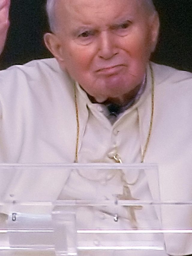 What are the traditional Sunday blessings the pope sent on St. Peter’s Square?