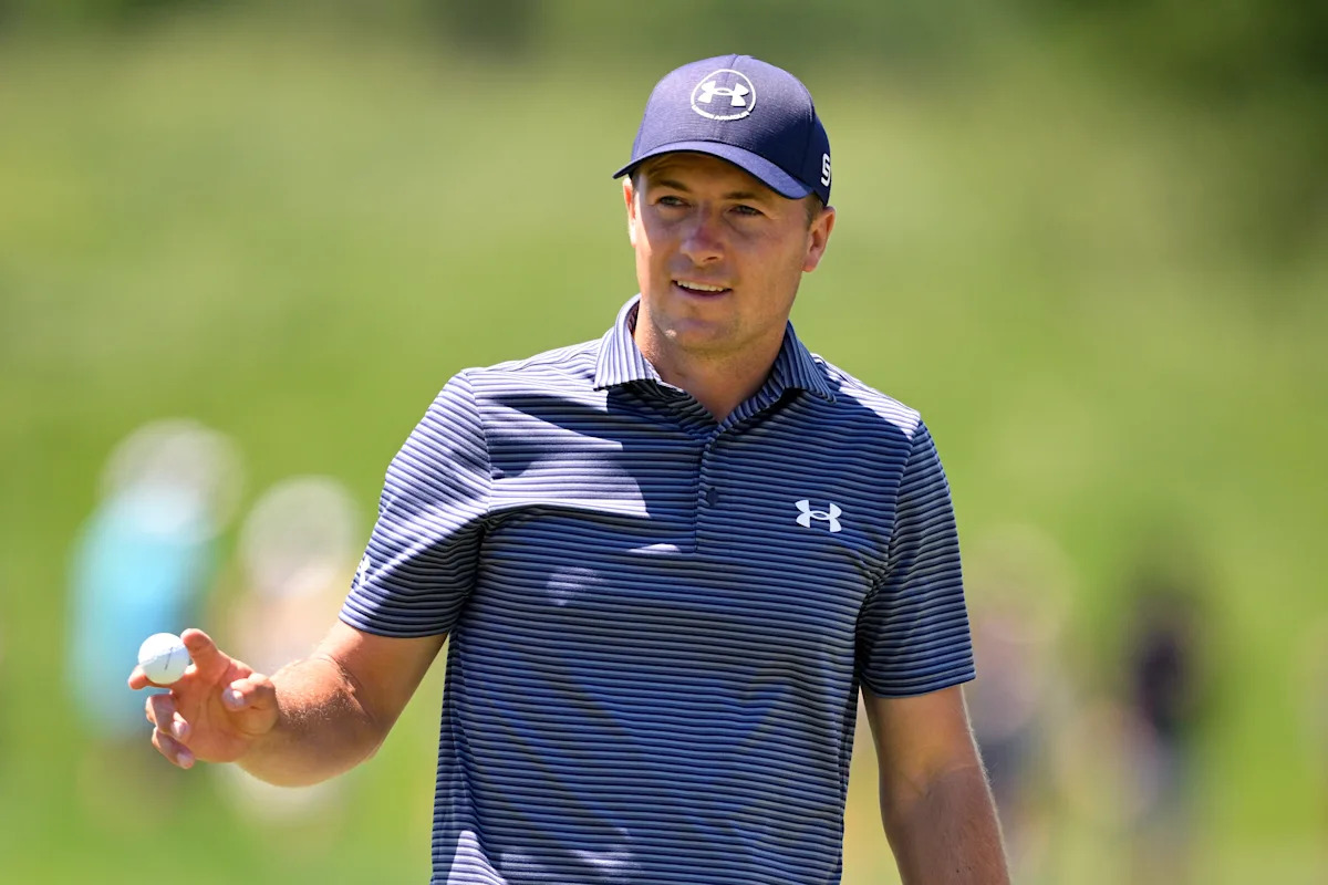 With the PGA champion leading, it's Jordan Spieth's turn to win the professional grand slam