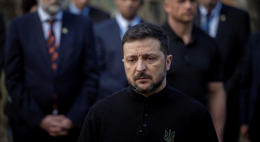 Zelensky anunciou no sábado a reunião de líderes europeus das forças de paz relacionadas