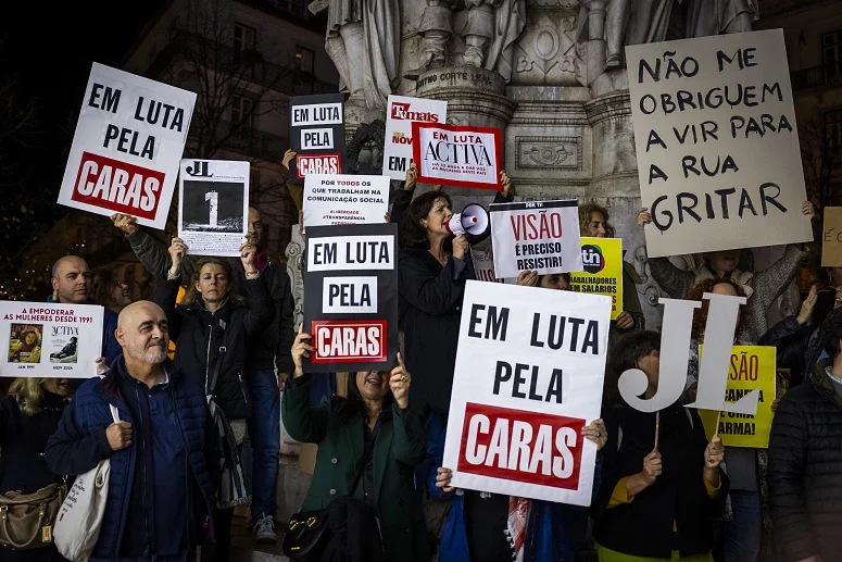 Trabalhadores do proprietário da visão infinita de ataque