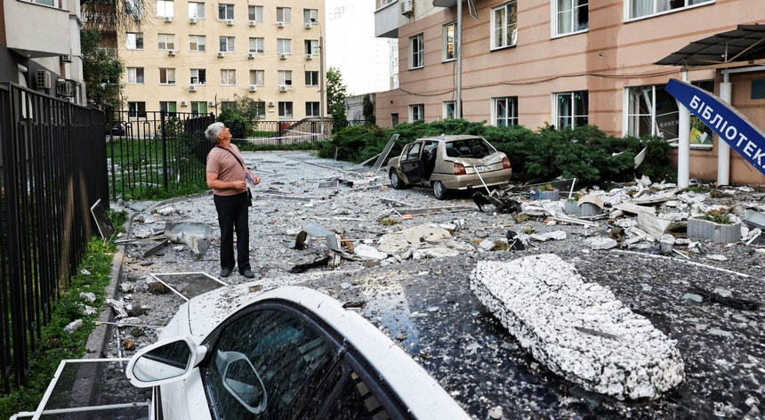 A Rússia lança ataque de Cerrado e mata pelo menos três pessoas em Kyiv