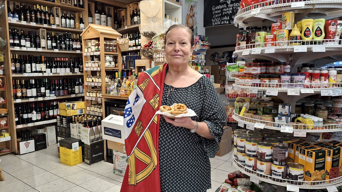 Bayern Star comendo creme e mercearia de bacalhau