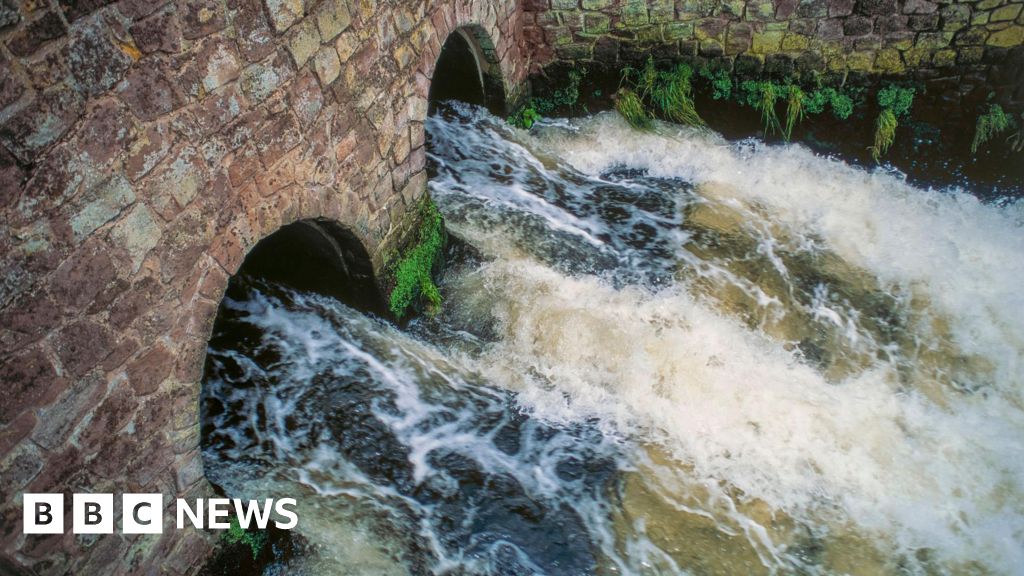 Boss' bonuses are banned in six water companies