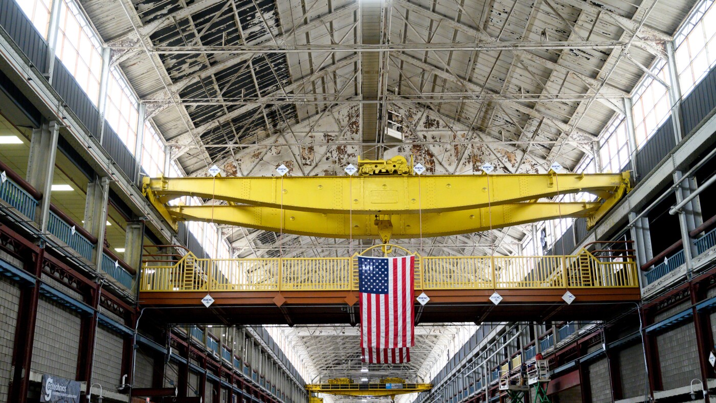 Can bringing back manufacturing help the heartland catch up with ‘superstar’ cities? : Planet Money : NPR