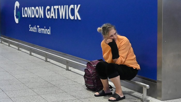 EU agrees to increase flight delay time before compensation
