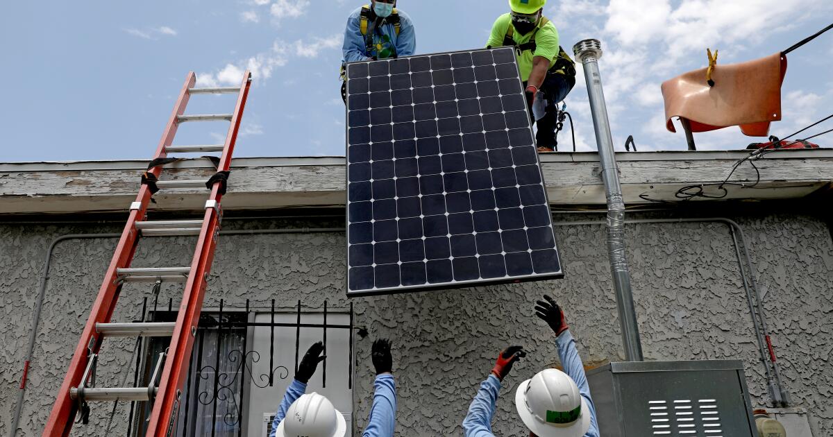 Environmentalists demand justice to restore rooftop solar incentives