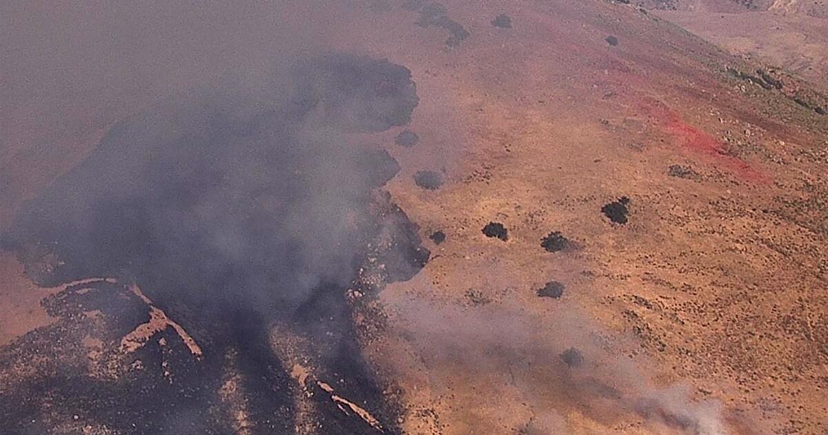Fort fire growing in vines near Interstate 5 triggers evacuation warning