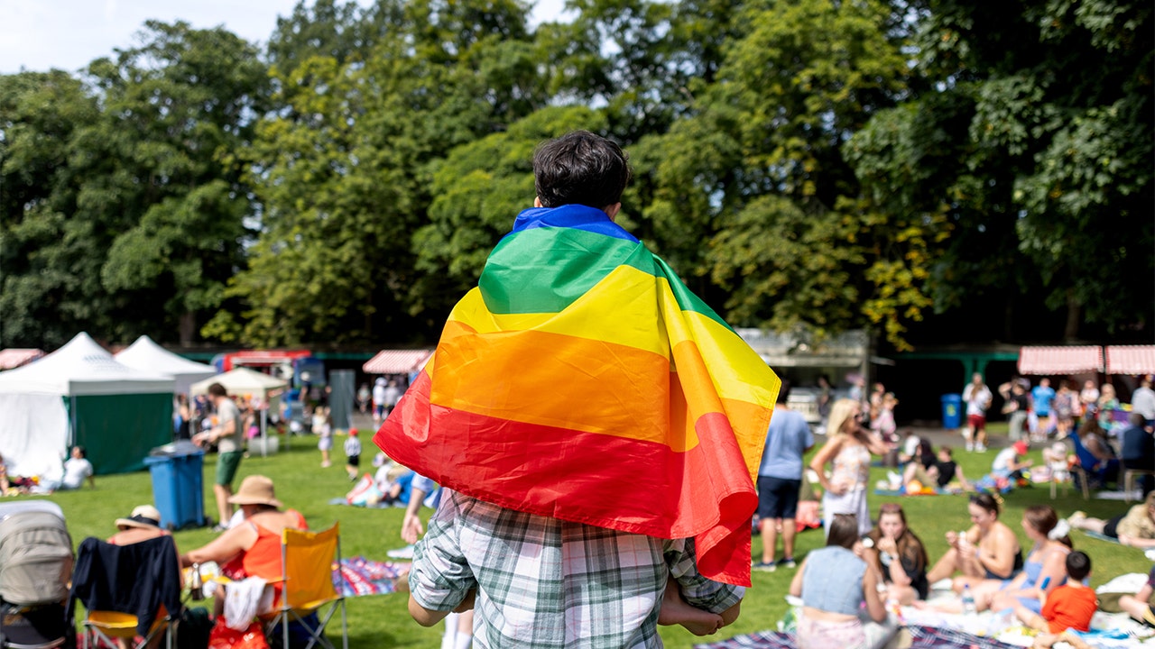 High school’s “Drag Day” and “Queer Hero Day” have attracted parents’ attention in Oregon