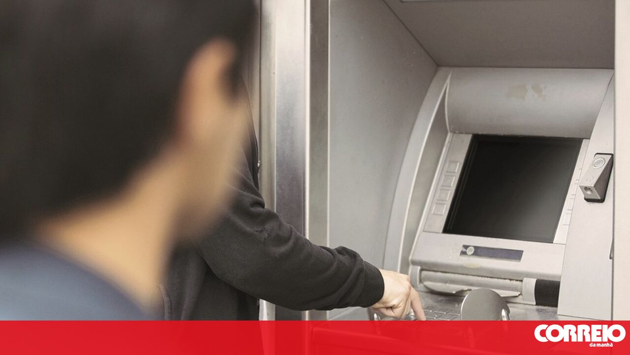 Líder neonazi preso por atacar a caixa de Aveiro Astibanco -Portugal na bomba