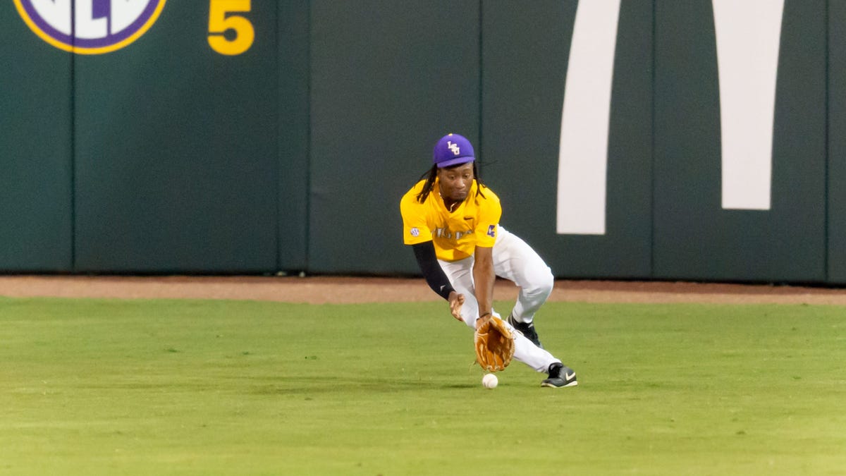 Louisiana State University baseball loss to Little Rock: What's wrong?