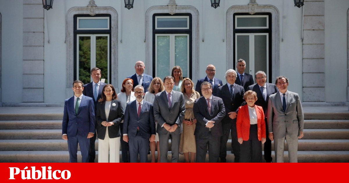 Luís Montenegro fornece executivos para “o avião para a esquerda” e “a direita” | Novo governo