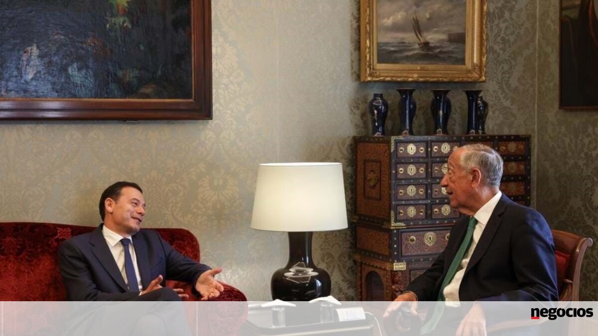 Ministro do Governo da Xinxina – Três apresentações entre o Ministro da Economia