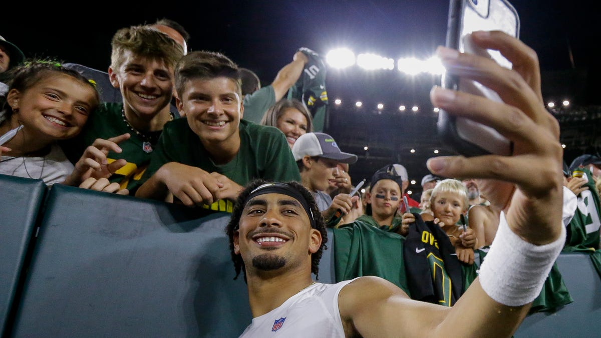 Most Packers fan voting teams will win 11 or more games in 2025