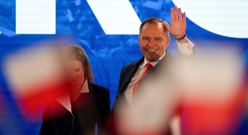 O líder de extrema direita parabenizou Navavokki. Agenda pró-européia de Tusk de Vitória