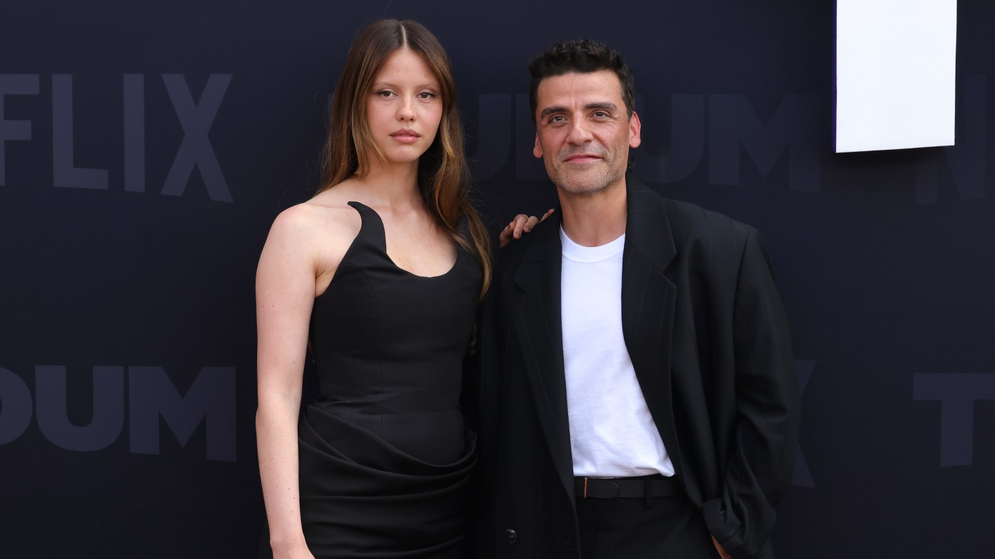 Oscar Isaac, Mia Goth teases “Frankenstein” and Jacob Elody's monster