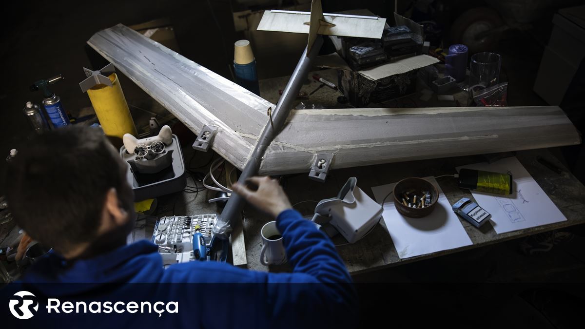 Recipiente traseiro no caminhão. Ataques da Ucrânia 41 bombardeiros russos