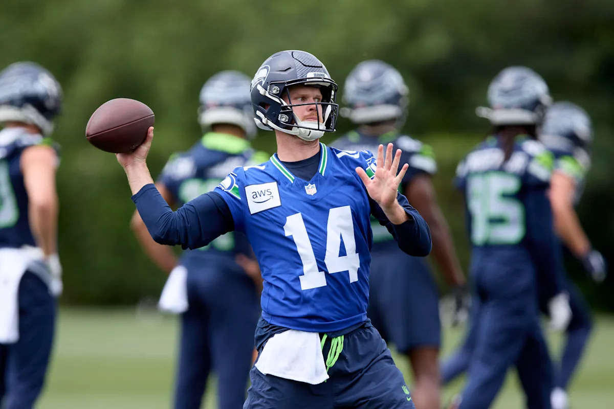 Seahawk QB Sam Darnold is learning a new city and offense with plenty of support