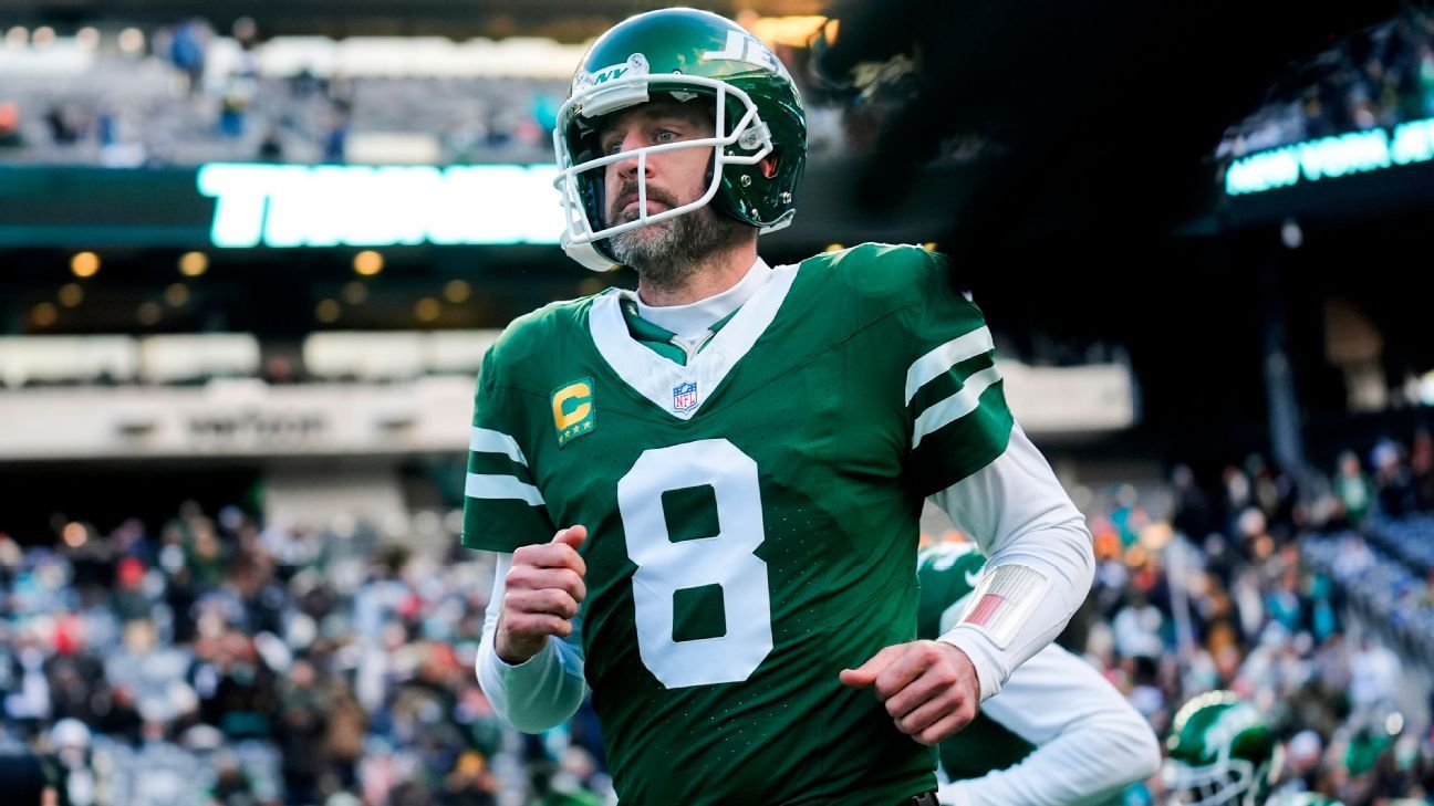 Senior QB Aaron Rodgers agrees to reach a 1-year deal with Steelers
