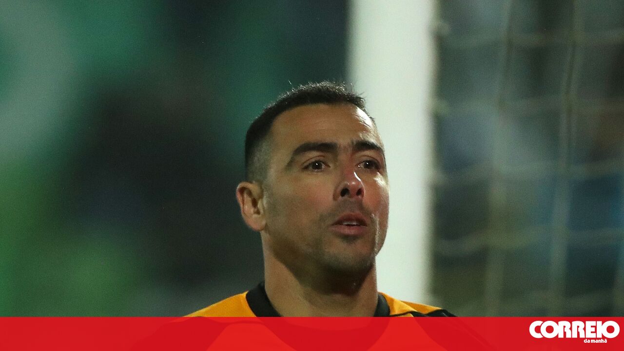 Submetido ao empresário para treinar o ex-guarda do Rio Ave Cássio-Futebol