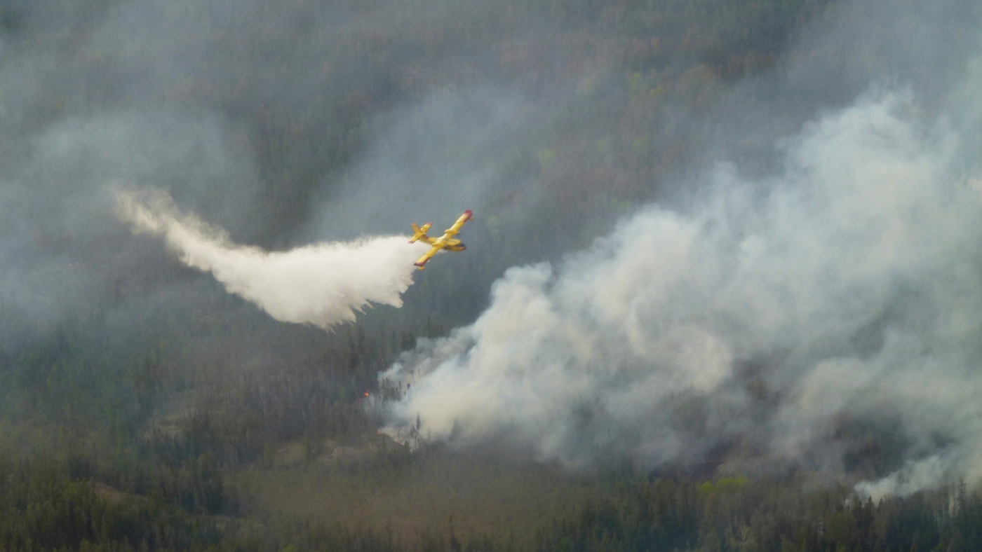 Thousands of people evacuate as wildfires threaten air quality in parts of the United States: NPR