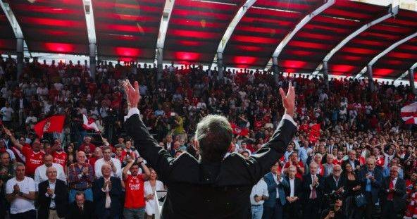 Um novo candidato, sem críticas de Lopes aos retornos de Rui Costa: “conquistamos uma vitória sobre a competição. Os últimos 4 anos atrasaram o Benfica”
