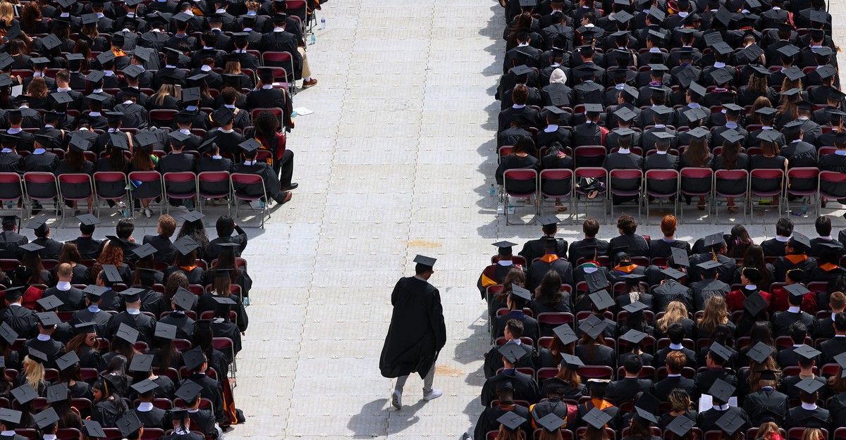 University Crisis in the United States – Atlantic Ocean