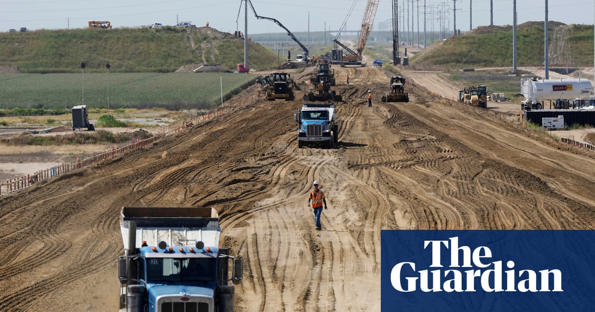 White House threatens to draw billions of dollars from California's high-speed rail project