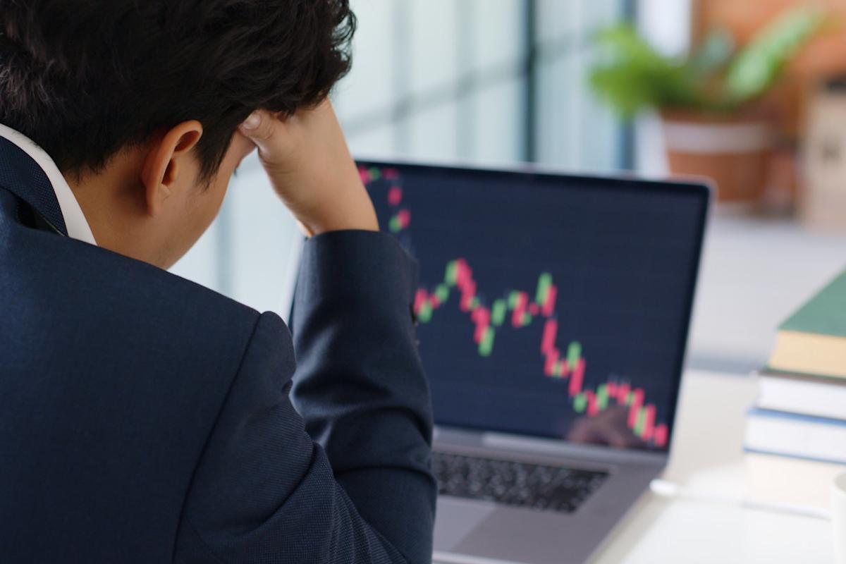 Why altcoins fail on Friday