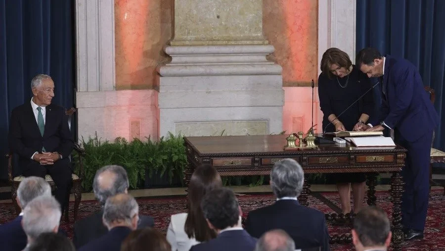 XXV Primeiro Ministro e Ministro do Governo Constitucional revelado